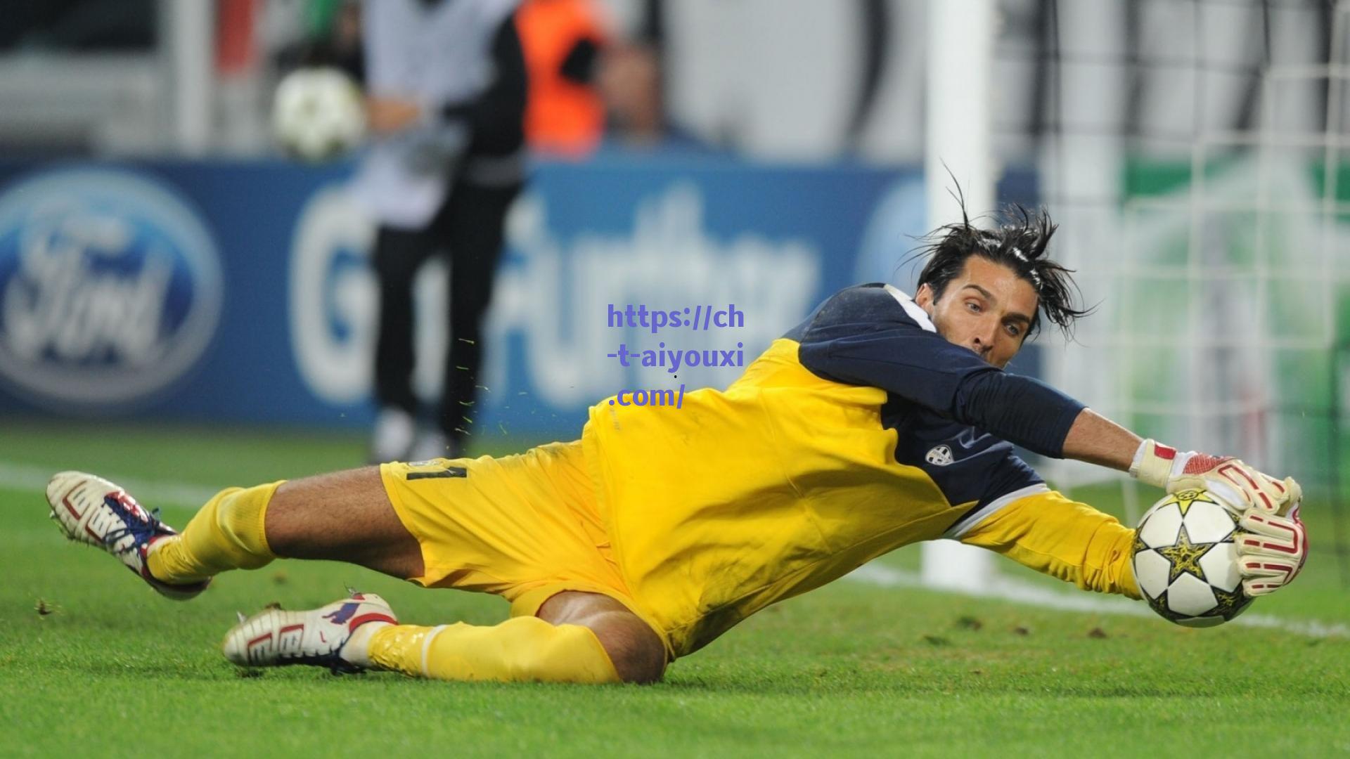 人生赢家！22岁克莱顿成18号秀 女儿在台下见证荣耀时刻